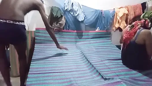 Bangla teyze Arjantinli sikişiyor video desi teyze desi odasında sikişiyor
