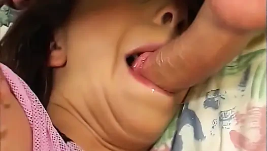 Ateşli esmer sert sikilmek istiyor