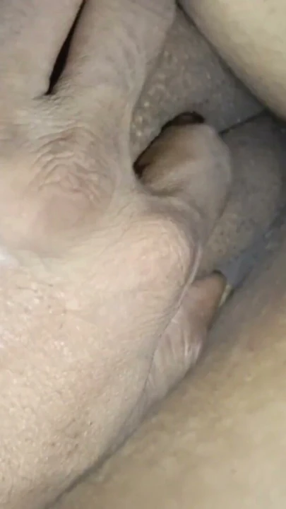 Handjob Bhabhi'nin ellerinde sihir var. | Bölüm 1