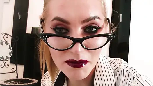 Öğretmen ruj izleri