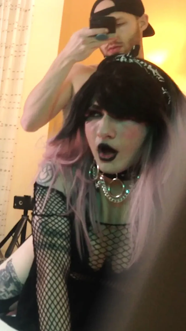 Gotik travesti Jade Madison'ı sikiyor - derleme 6