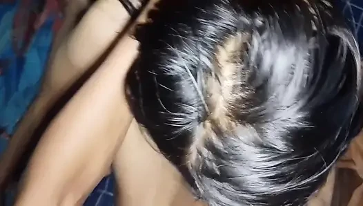 Crot kız arkadaşının ağzına sakso çekiyor