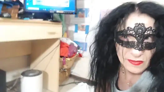 Köpek stili, vibratörü popoya, vajina külotlu çorapta yapıştırıyorsun