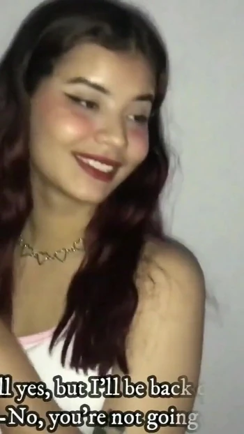 Сногсшибательный момент из "Худенькая миниатюрная трахает большой член ее сводного брата - порно на испанском"