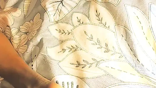 Hintli kadın erkek arkadaşıyla sikişiyor yeni yıl 2026