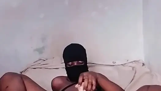 Islak sıkı amcık dildoyla sikiliyor