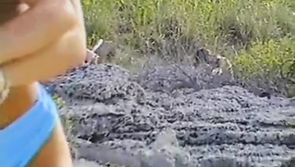 Kumlu kabuklu kısa saçlı sarı ve uzun saçlı sarı