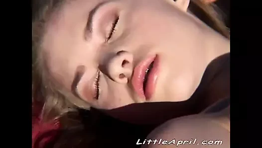 küçük nisan parmak açık havada