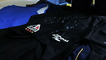 Cum üzerinde mayo spandex spfc