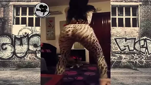 Morena marjanovic twerk (Hırvat şarkıcı) 2