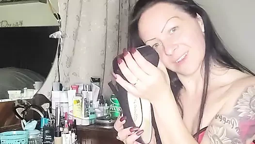 Tanrıçanın korse ve deri içinde onun üzerine boşalmasını izleyeceksin. Stroke for Me