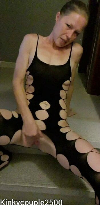 Sıcak milf içinde seksi birlik var solo orgazm