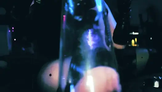 Deri sahibe eva lateks kadın egemenliği fetiş orta yaşlı seksi kadın penis pompasıyla oyuncaklar bdsm sapık ateşli seksi