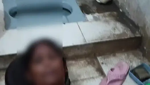 Mallu çift banyoda ateşli romantik seks, Hintli çift banyoda ateşli seks, banyoda romantik seks, Hintli çift