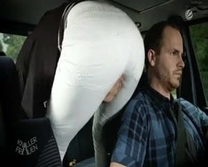 Martina Hill - dar beyaz pantolonlu seksi büyük göt