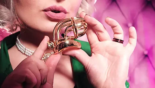 Hanımefendi sana kostümünü gösteriyor hanım evladı. onu giymelisin! (arya daha büyük)