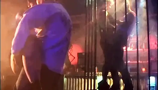 Sikilmeden Önce Üç Büyük Sert Yarak Emmenin Tadını Çıkarıyor