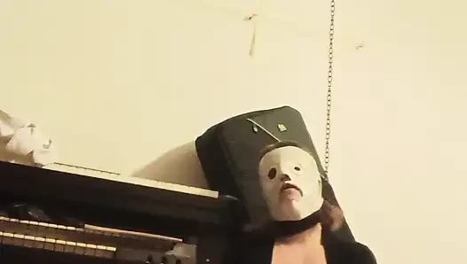 Seksi metal kadın nymeria malfoy boşalıyor ve soyunuyor