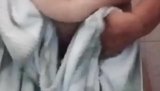 Mature stepmom sends me a video bathing by mistake