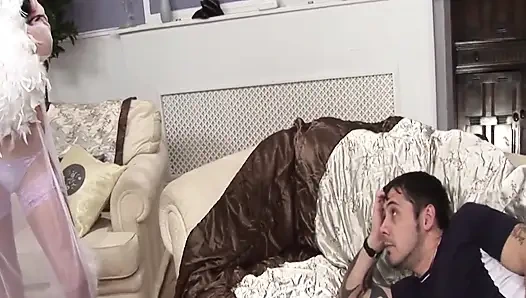 Doyumsuz azgın sahne 1_hot amcıklı esmer yüzüne boşalana kadar piercingle sikişiyor