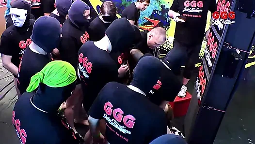 Ggg John Thompson- Susi Star vahşi bir grup sekste devasa yarak emiyor ve sikişiyor