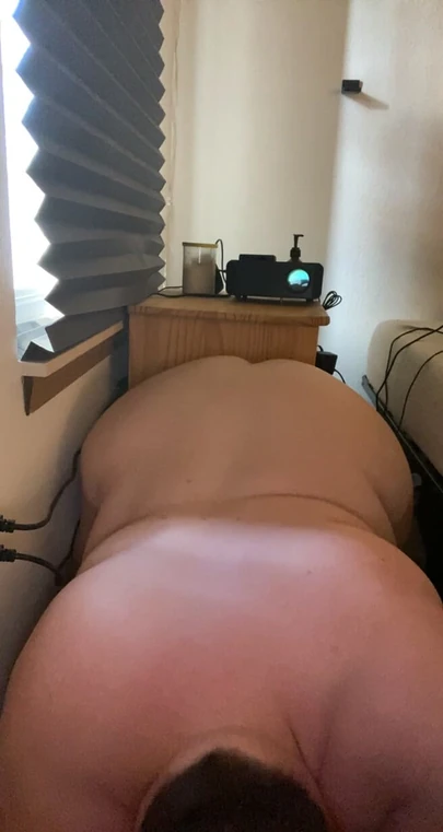 Соло-толстушка на коленях