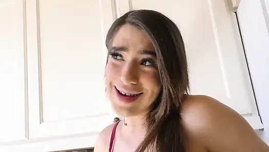 Joseline Kelly üvey babasıyla göt deliğini yalayarak bargins yapıyor