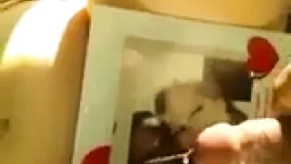 Lanet başka bir adam karısı ve cumming üzerinde onun fotoğraf