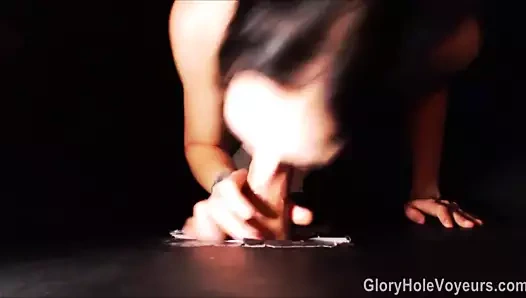 Gloryhole pov oral seks