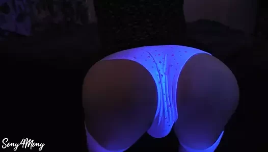 Ultraviyole ışıkta cumming. yine çok sperm