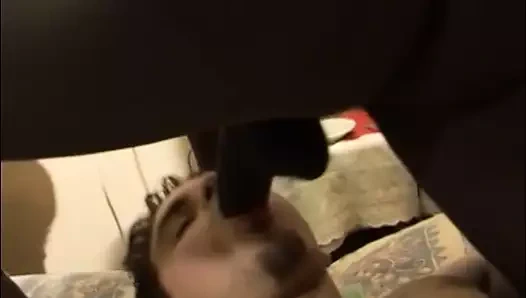 genç beyaz adam hoşlanır bazı iyi siyah horoz