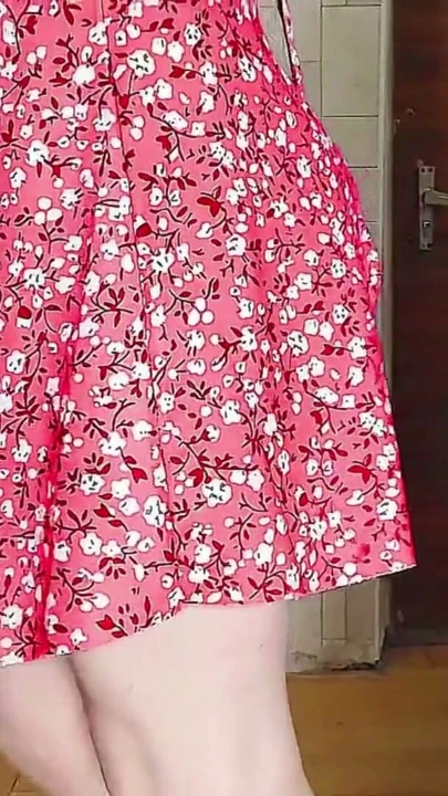 Seksi Ladyboy Sıcak Kısa Elbiseyle Solo Soyunma Performansı Büyük Kalça | Bölüm 2