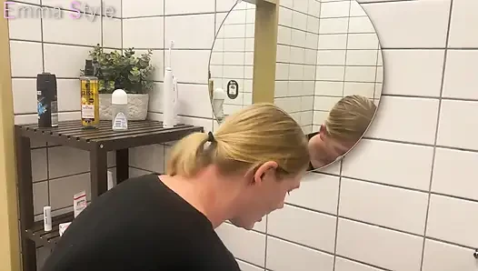 Ve Başka Bir Video, Bardaktan Içiyor