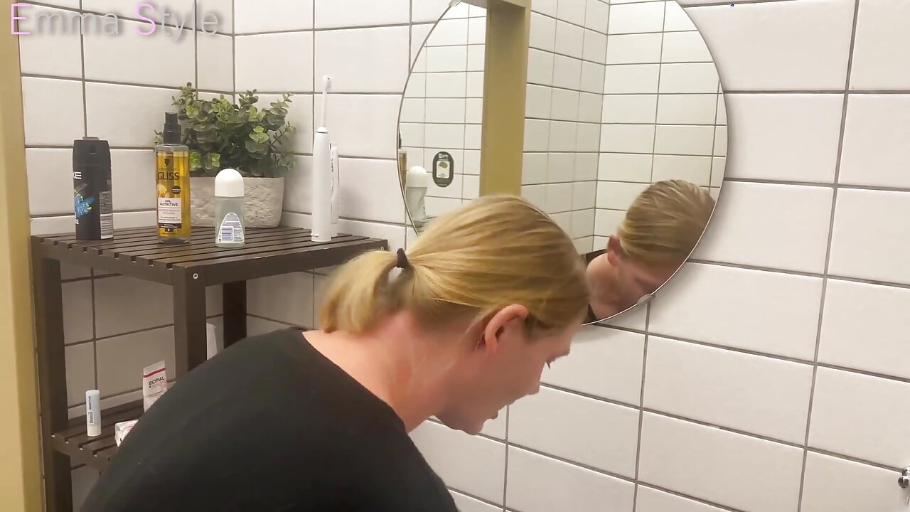 Ve Başka Bir Video, Bardaktan Içiyor
