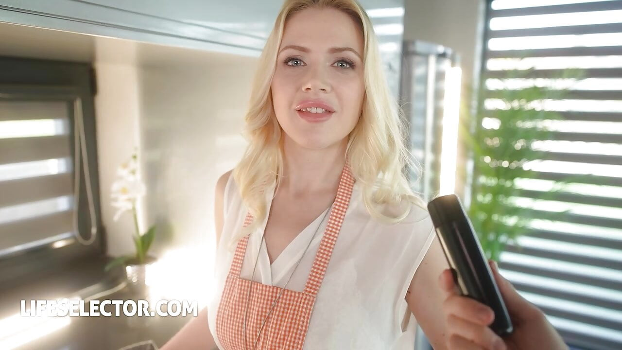 Lifeselector - anal bakire pisi li tekrar sikmek istiyor ve bu sefer onu seviyor