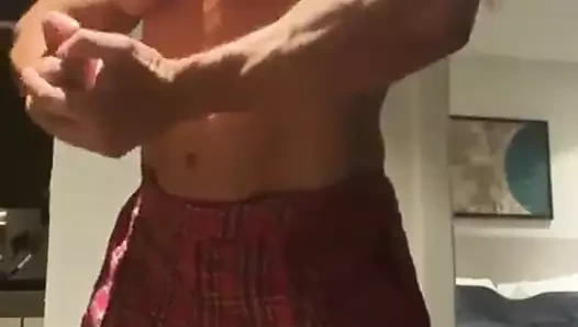 Zarif büyük klitoris oyunu