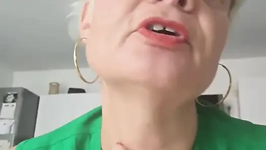 Küçük Bir Solo Zevk, Benimle Ve Popomla Oynadım.