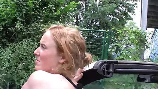 Büyük doğal memelerle sikiş