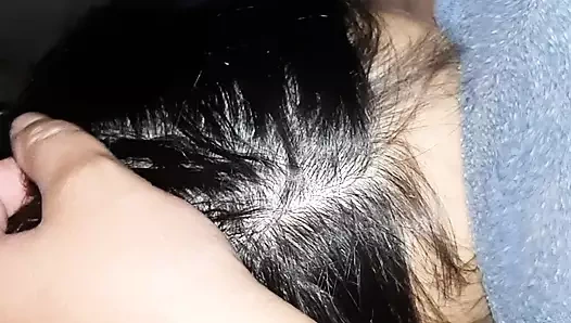 Kimse bizi yakalamasın diye ahırda komşumuzla sikişiyoruz, çünkü bu bizim sırrımız - lezbiyen illüzyon