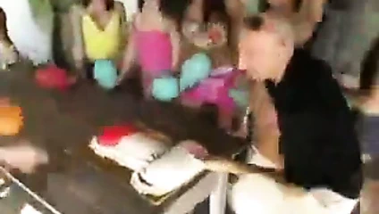 orgy parti ile travestiler