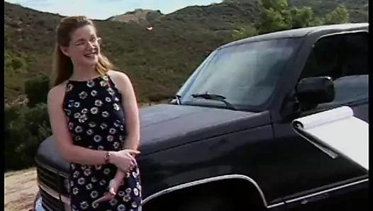 Ateşli esmer kız açık havada sikişiyor sert sikiş