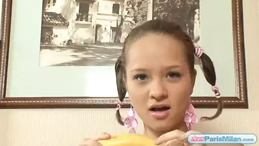 Latina genç ile büyük doğal memeler