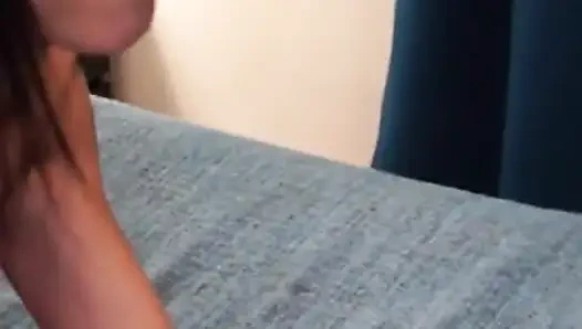 Sürtük Büyük Yarakları Ve Dölü Seviyor