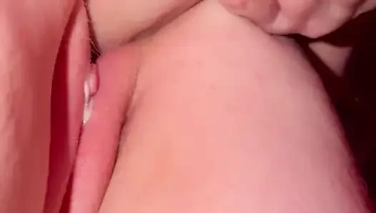 Duvar deliğinde döllemeden sonra sikişmeye devam et - tekrar sok