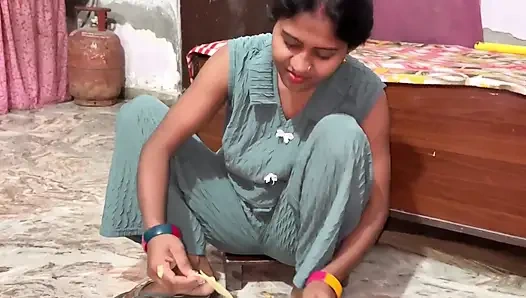 Hindu Banyo Yumuşak! Evin sahibi ziyafet istemek için eve geldi, koca banyoda adama dokundu,