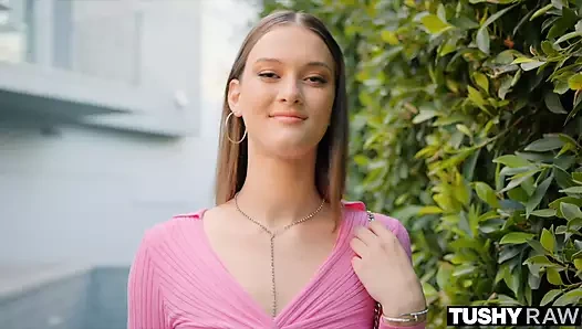 Tushyraw - masum görünümlü tatlı onu sıkı kıçından horoz istiyor