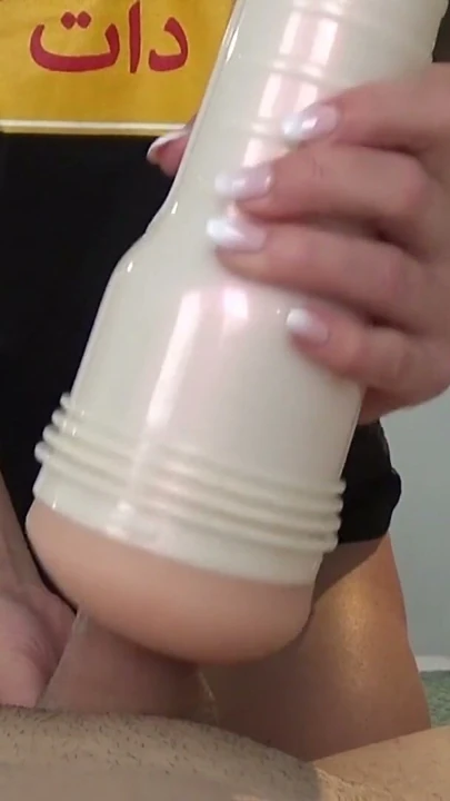 Aldatan Karı Erkek Arkadaşını En Sevdiği Fleshlight Amıyla Boşaltıyor | Klip 1