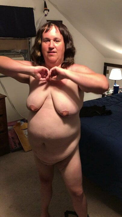 Bbw naomi dansları ve şeritler.