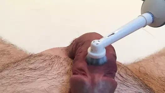 Elektrikli diş fırçasıyla mastürbasyon yapın