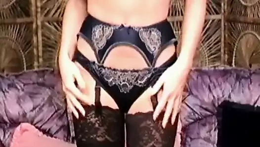 Amanda külotunu sevip sevmediğimi sordu